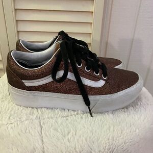 - Vans Womens Old Skool Platform Skateboarding Shoes
